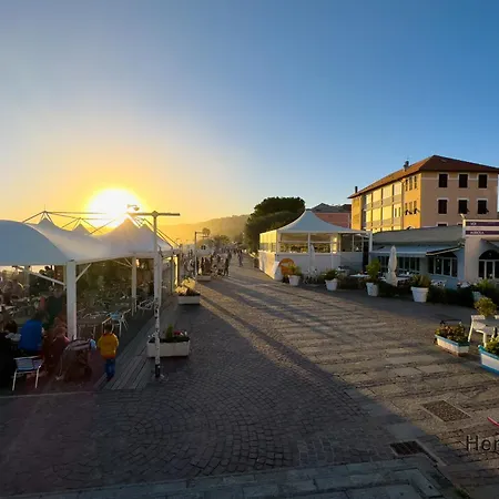 Spiagge 3 Min - Stazione 500m - Wifi - Smart Tv 公寓